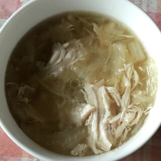 白菜とゆで鶏肉のスープ